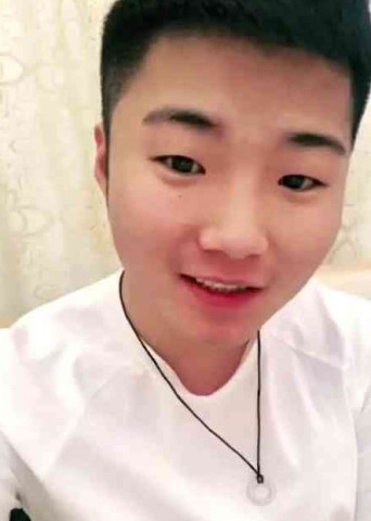 白小白最新時尚活力照片曝光,捕捉魅力瞬間