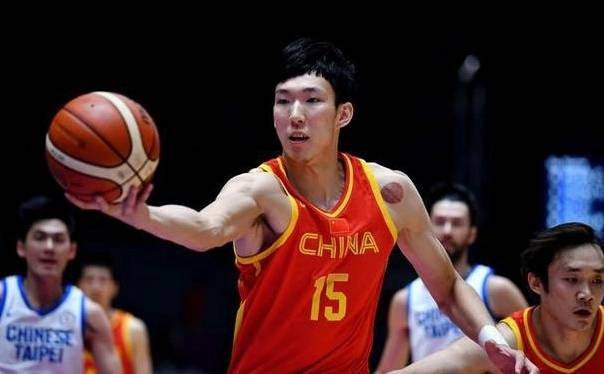 周琦最新視頻展現籃球巨星風采!