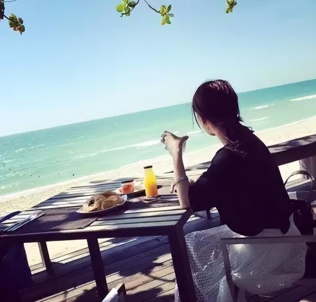 時(shí)尚選擇背后的多元解讀,最新頭像背影引領(lǐng)潮流趨勢