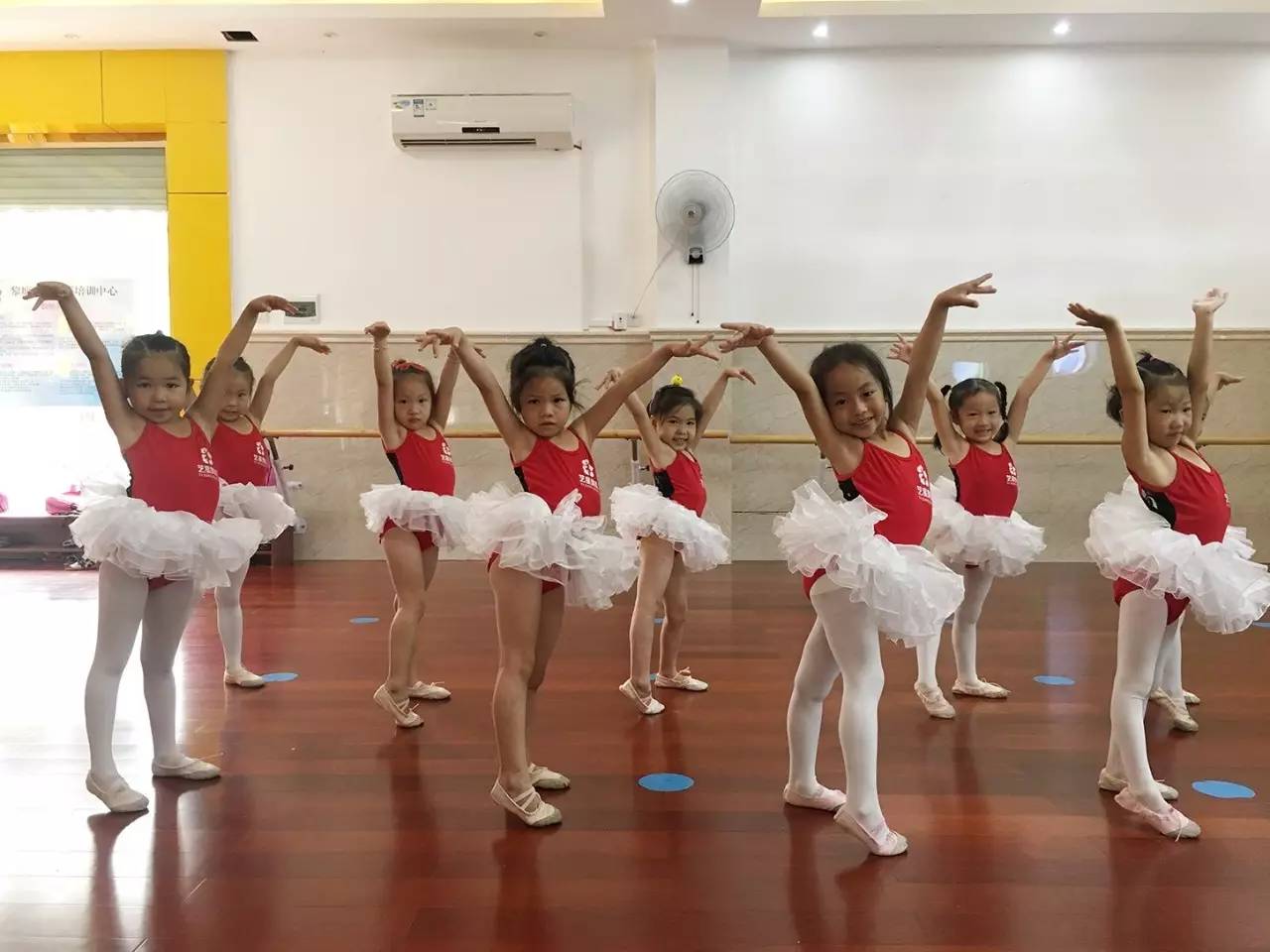 最新舞蹈比賽視頻,舞動中的溫情紐帶展現風采時刻