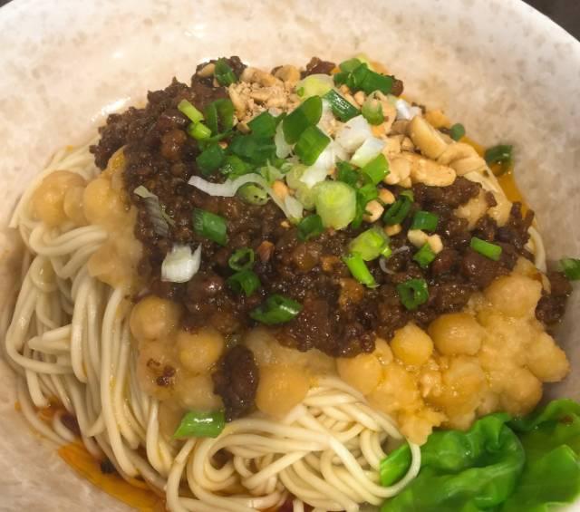 最新重口話題深度論述,揭示觀點與探討熱議