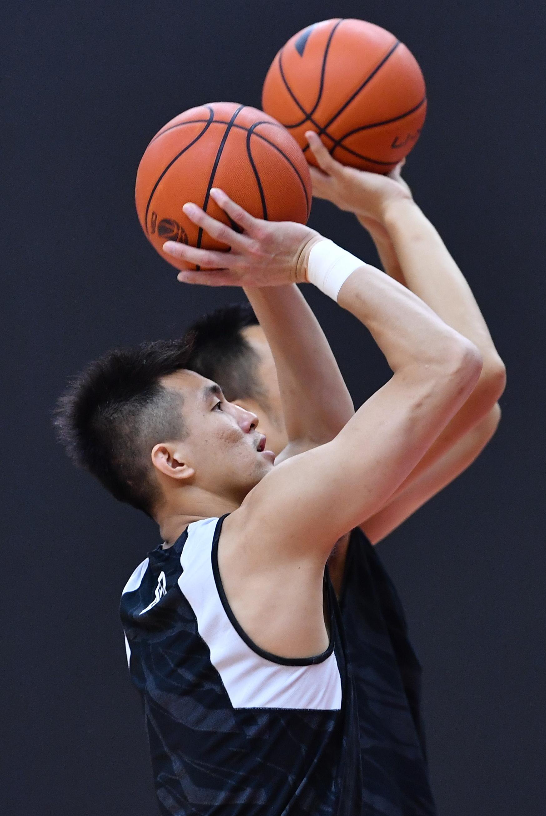 郭艾倫最新照片，籃球場上的風云人物與勵志成長故事