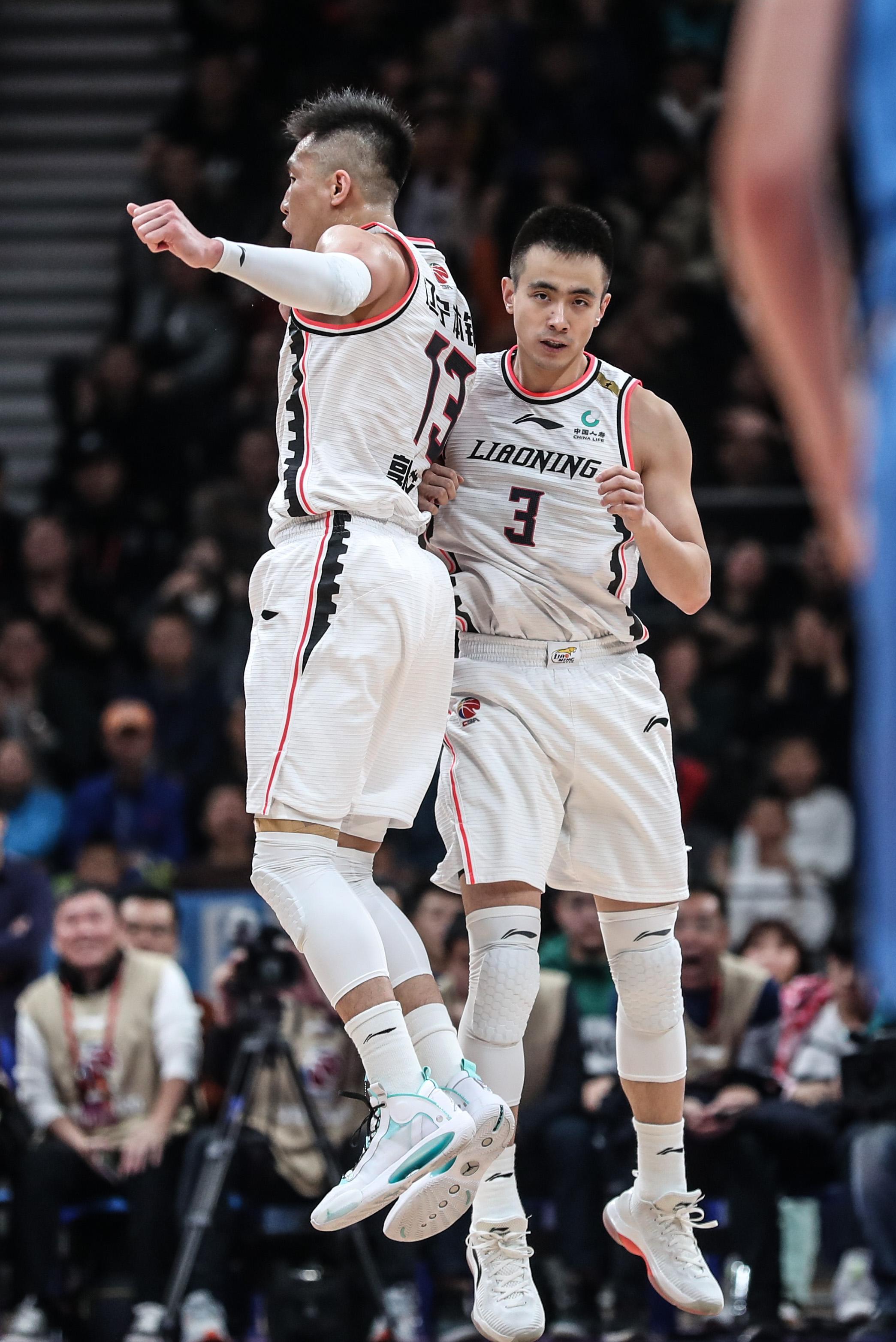 郭艾倫最新照片,籃球場上的風云人物與勵志成長故事