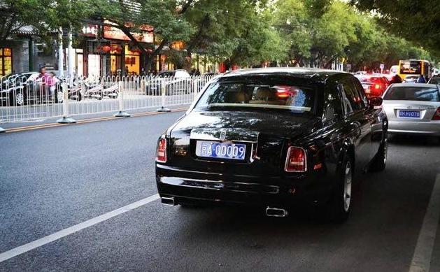 探索未知魅力小店,最新手機(jī)小號(hào)隱秘于小巷之中