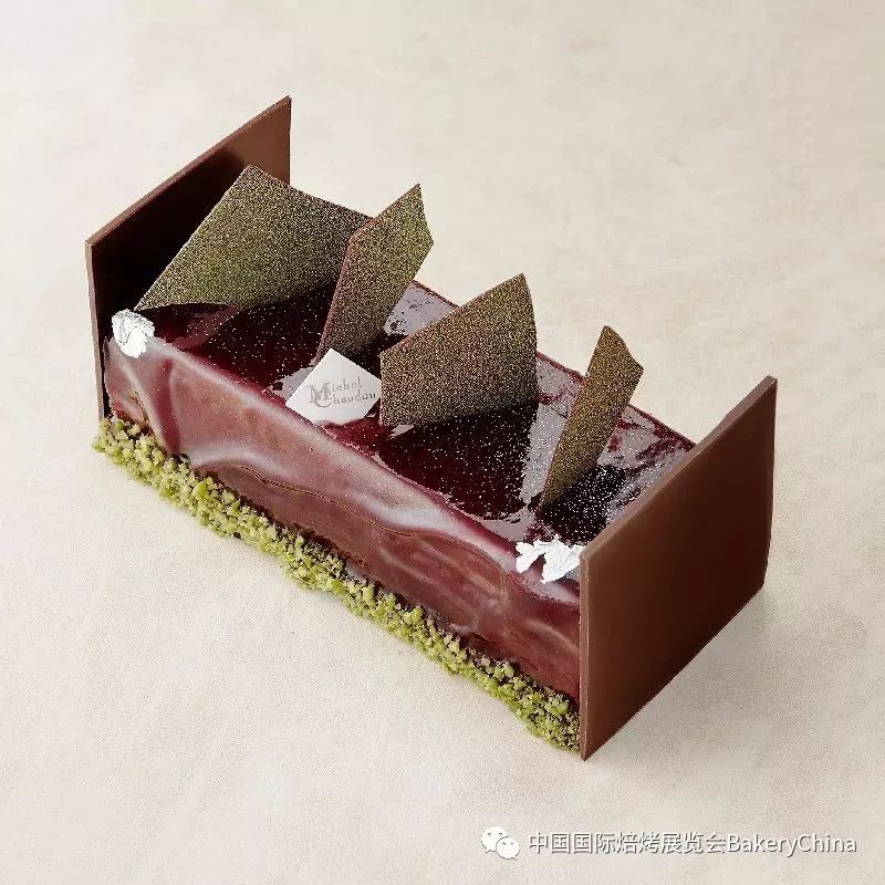 傳統(tǒng)與創(chuàng)新交融,最新三層壽糕的誕生與演繹