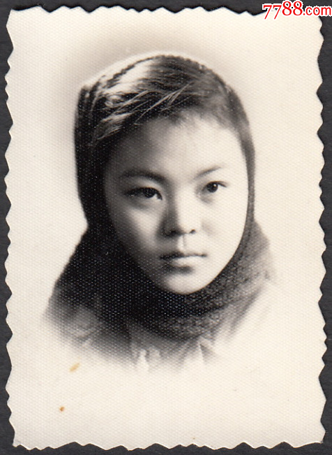 美女老照片的魅力,歷久彌新,時(shí)光見證美麗風(fēng)采