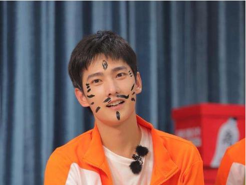 王鶴棣最新商務(wù),展現(xiàn)變化的力量與自信成長(zhǎng)的旅程