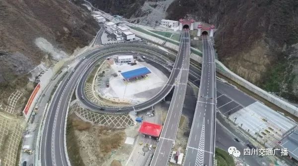 雅康高速最新視頻,速度與情感的完美融合紀實