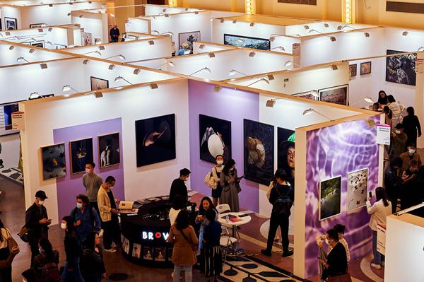 何頓最新作品,引領(lǐng)你進(jìn)入獨(dú)特的文學(xué)之旅