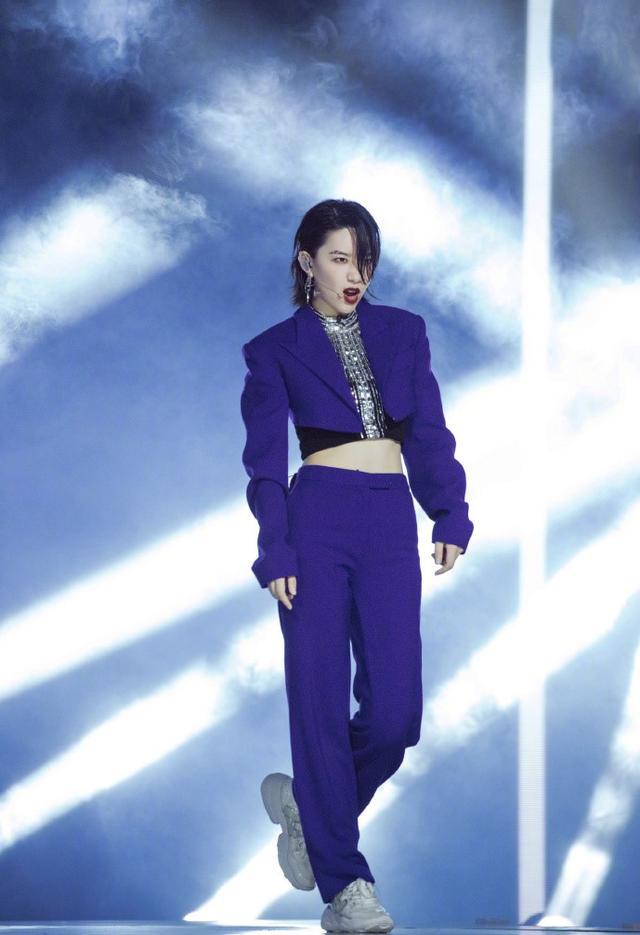 李斯丹妮最新舞臺(tái),友情、夢(mèng)想與閃耀的瞬間展現(xiàn)!