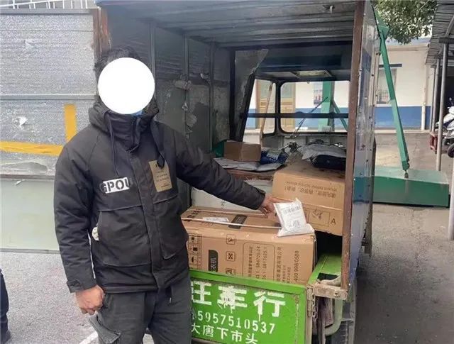 最新快遞員偷快遞現(xiàn)象,原因解析與應(yīng)對(duì)策略