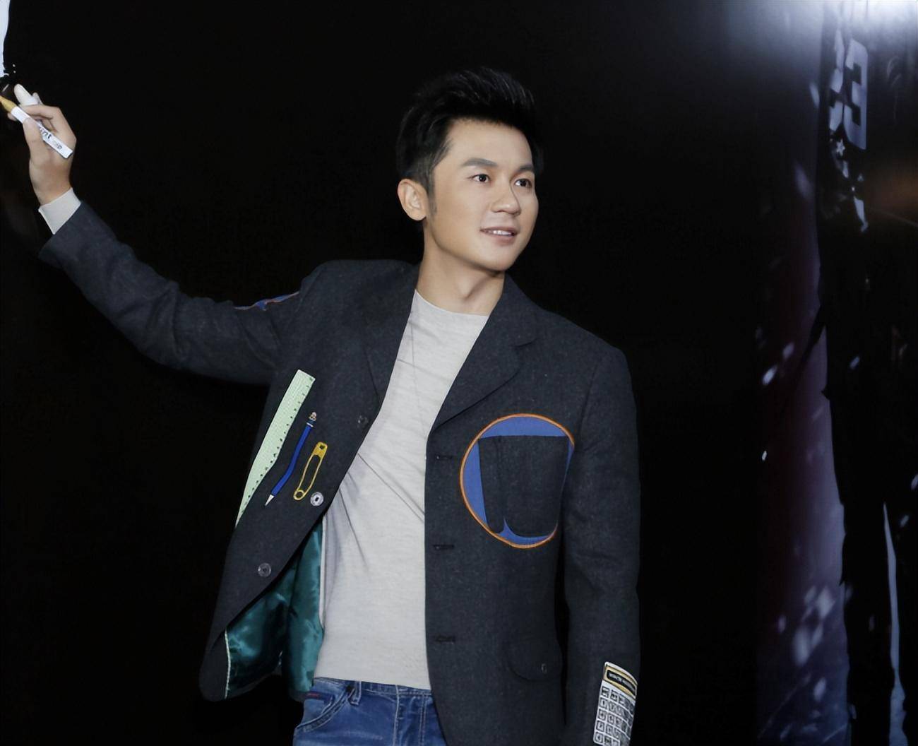 李晨的最新動態更新