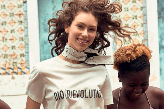 迪奧最新款絲巾,日常小確幸,愛與陪伴的象征